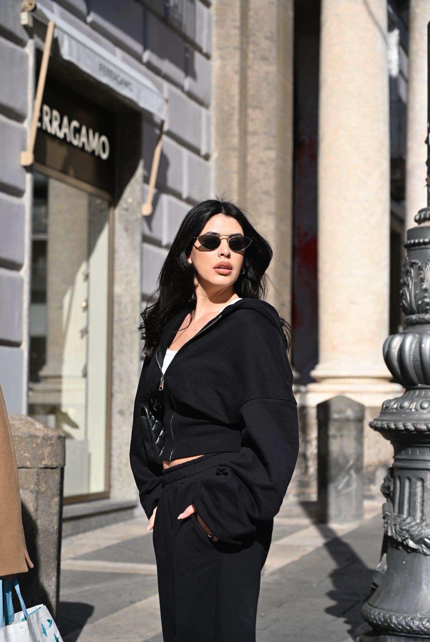 TUTA PARTHENOPE NERA