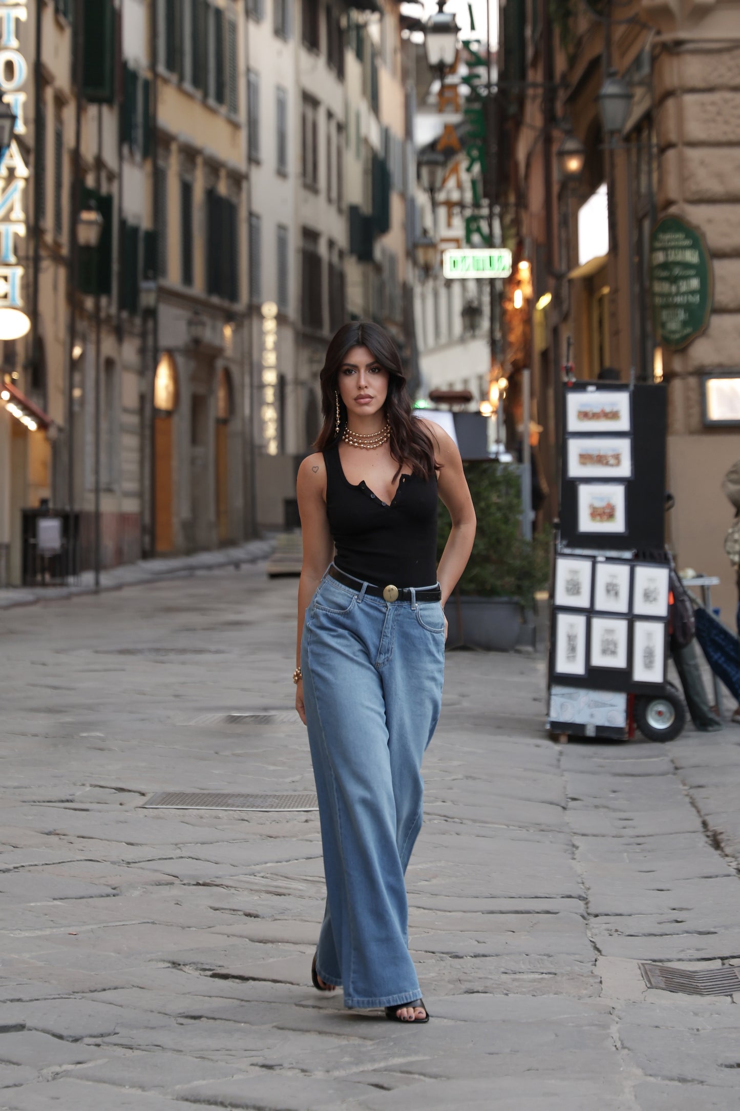 CANOTTA CON BOTTONCINI GINEVRA NERO